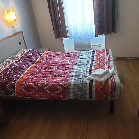 Hotel De La Gare Romans-sur-Isère Kamer foto