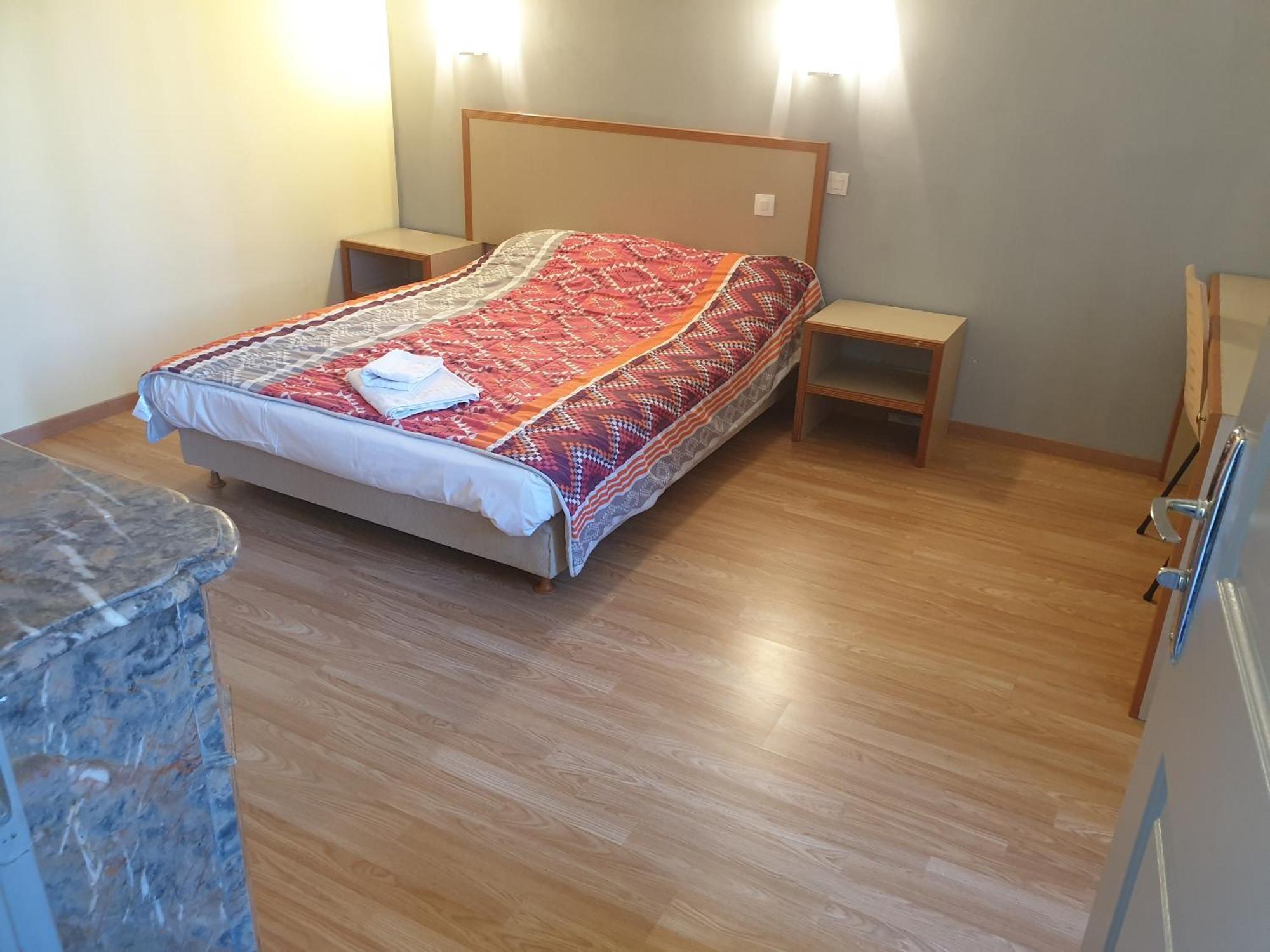 Hotel De La Gare Romans-sur-Isère Kamer foto