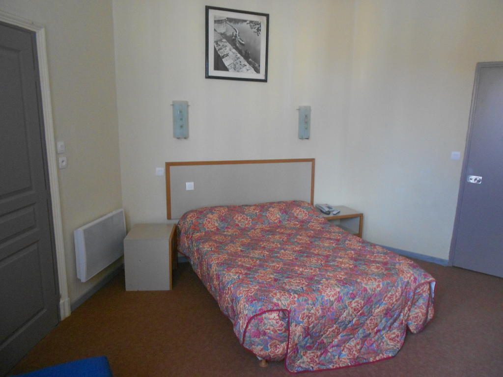 Hotel De La Gare Romans-sur-Isère Kamer foto